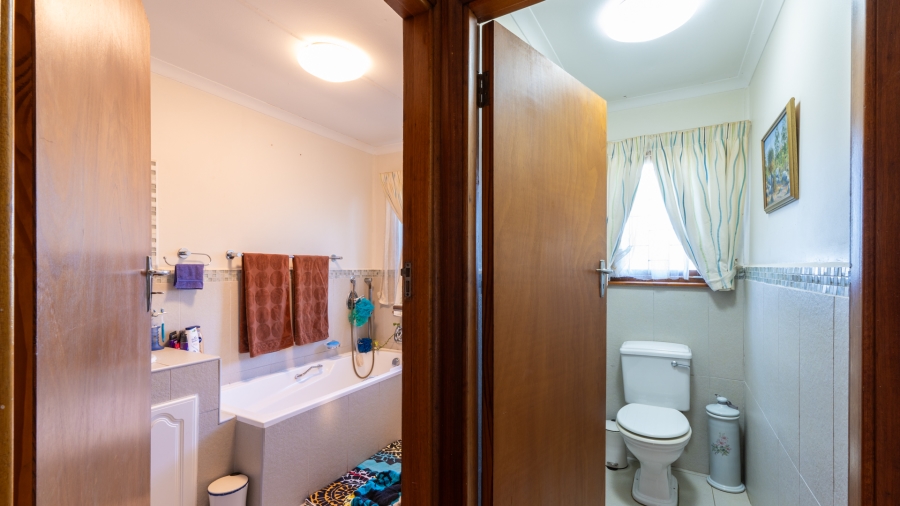 4 Bedroom Property for Sale in Brenton On Sea Western Cape